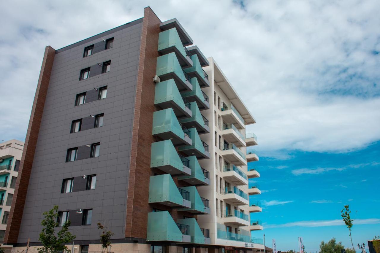 Green Apartament Near The Beach นาโวดาริ ภายนอก รูปภาพ