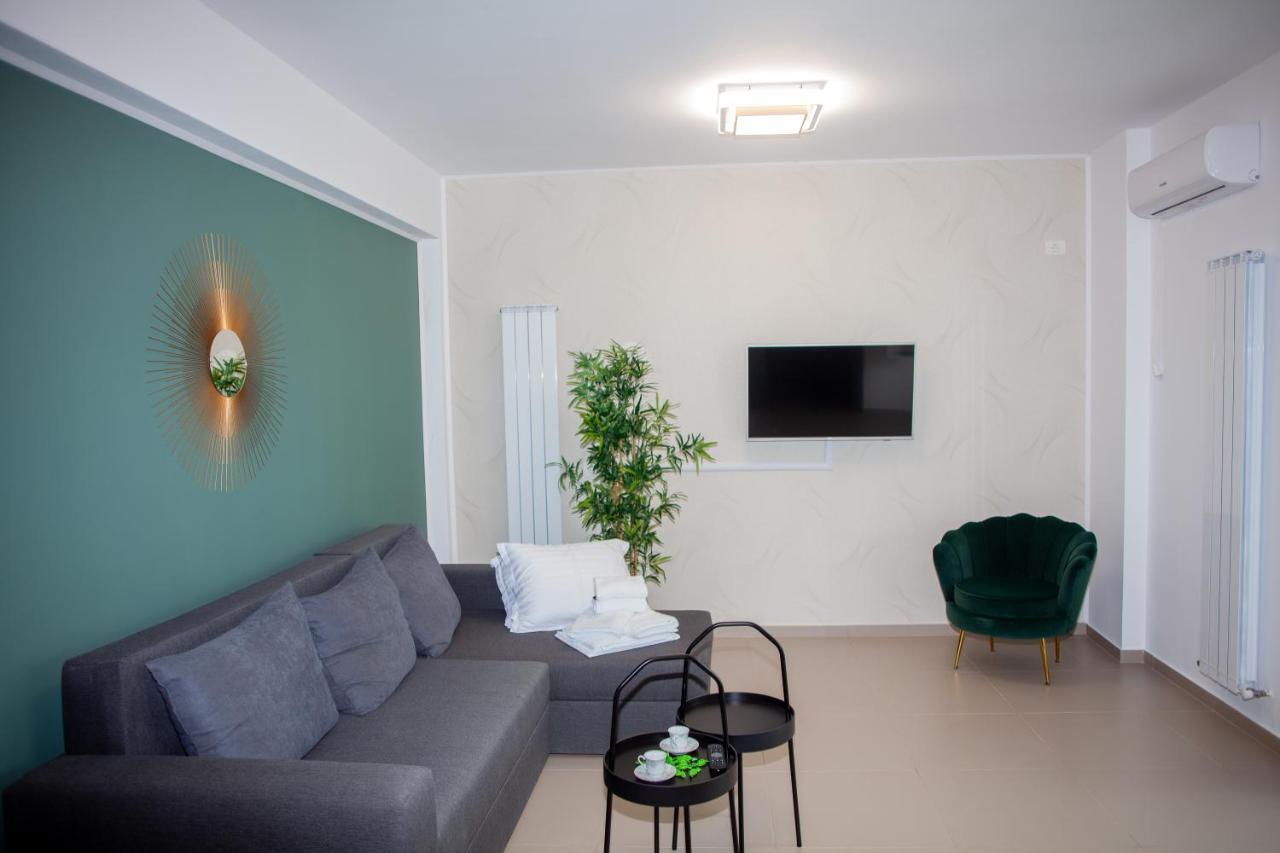Green Apartament Near The Beach นาโวดาริ ภายนอก รูปภาพ