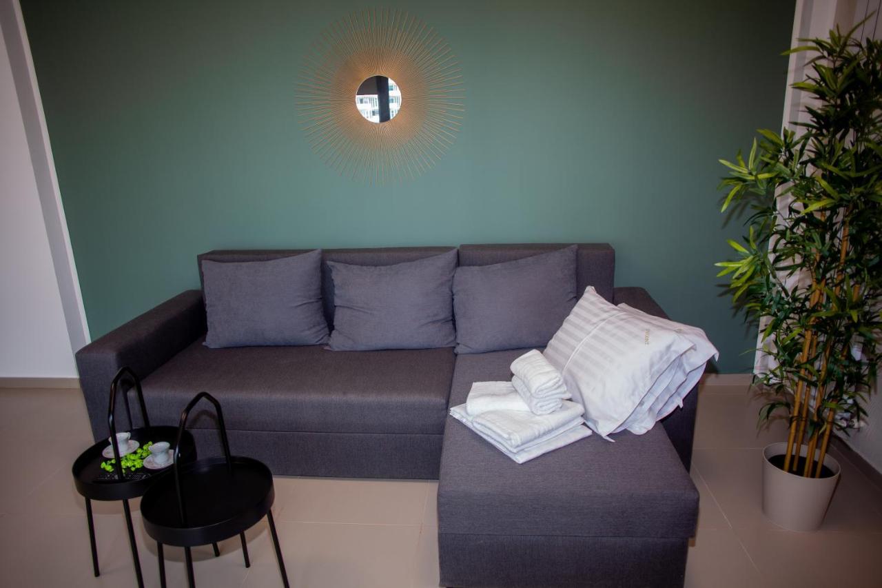 Green Apartament Near The Beach นาโวดาริ ภายนอก รูปภาพ