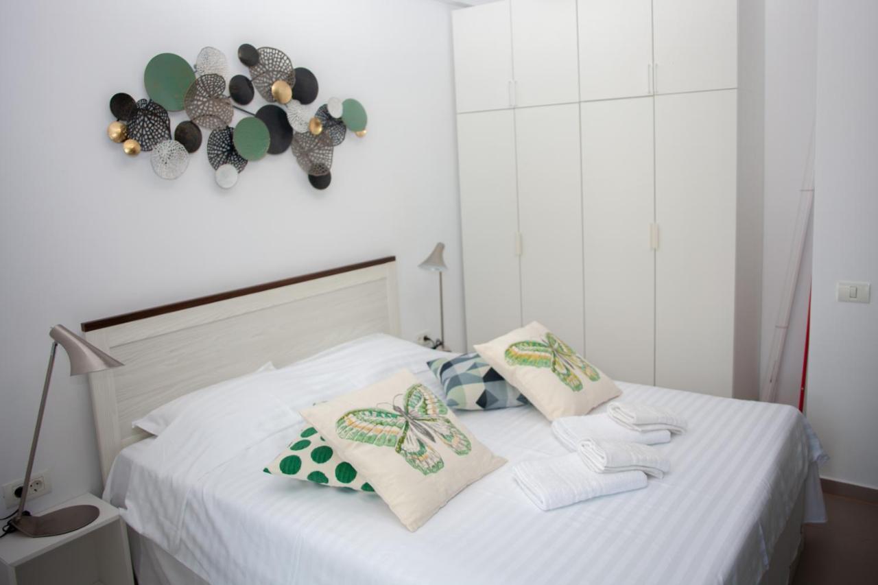 Green Apartament Near The Beach นาโวดาริ ภายนอก รูปภาพ