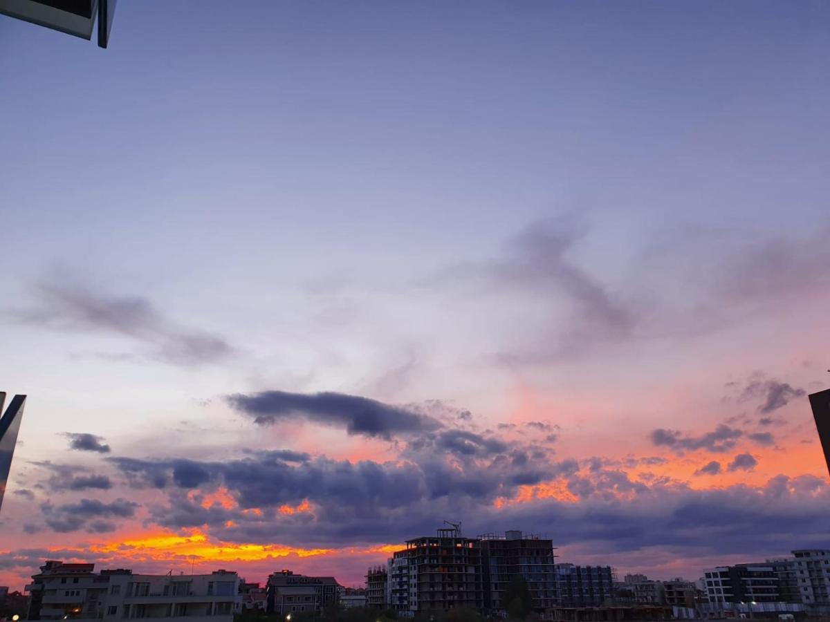 Green Apartament Near The Beach นาโวดาริ ภายนอก รูปภาพ