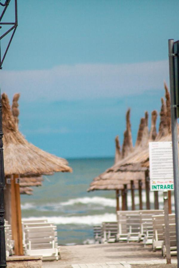 Green Apartament Near The Beach นาโวดาริ ภายนอก รูปภาพ