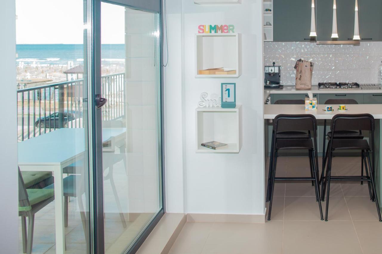 Green Apartament Near The Beach นาโวดาริ ภายนอก รูปภาพ
